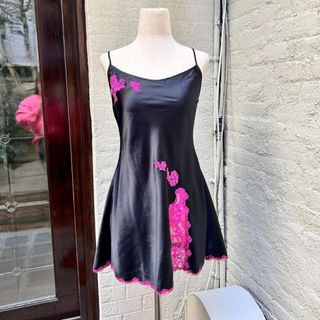 (Category: ) located in . Submitted by clearing.wardrobee (Listing ID 1321114674, Image 1). Description: .