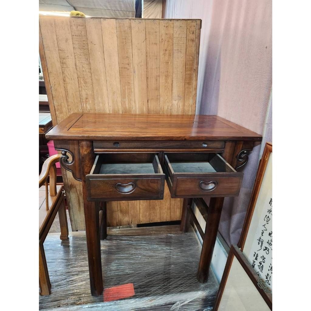 雞翅木神桌實木神桌實木書桌小神桌鶯歌中古家具家電買賣二手販售U2310-85, 家具及居家用品, 家具, 桌子在旋轉拍賣