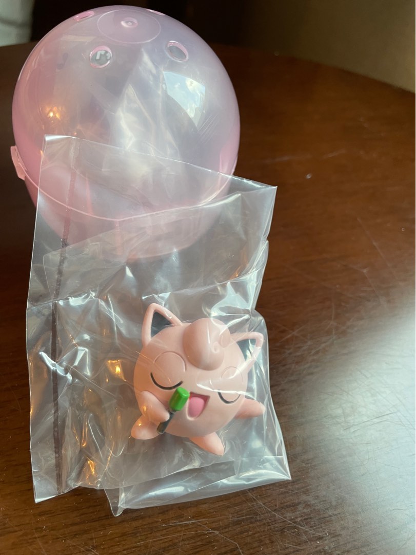 換/放 Pokemon 扭蛋-波波球, 興趣及遊戲, 玩具 & 遊戲類 - Carousell