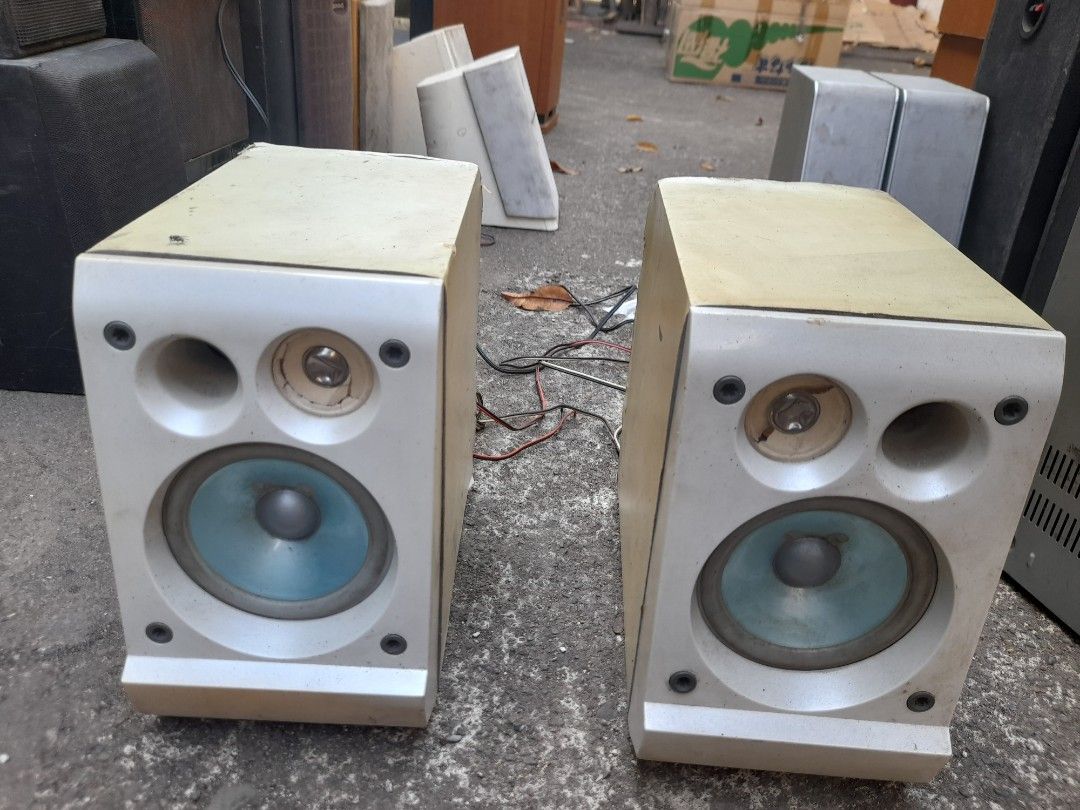 Assorted speakers (Category: Soundbars, Speakers & Amplifiers) located in Valenzuela. Submitted by newbear.425b6e (Listing ID 1321188249, Image 2). Description: assorted speaker made from japan. pm nlng po Alin po dian pra malaman nio po ung price..