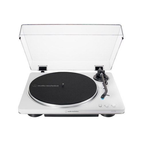 ✨送🎁禮物一份 原裝行貨 一年保養 門市交收 ✨AUDIO TECHNICA 自動無線唱盤 AT-LP70X （分類：其他音響配件及設備）位於 Hong Kong。 由 love_to_buy_hk 提交（商品編號 1321243935，圖片 2）。簡介： 詳細介紹: 重新發現黑膠 每一轉都是純正的模擬享受 自動皮帶驅動操作，支援兩種轉速：33-1/3轉和45轉 配置AT-VM95C雙動磁唱頭，相容於VM95系列的各款替換唱針，提供多種選擇以適應不同預算和體驗 時尚三件式底盤結構，能有效抑制共振，提升音質 J型唱臂設計，把唱片的巡軌誤差降至最低 設有唱臂鎖，可減輕唱針損壞的風險 內建唱頭前置擴大機，可選擇連接到沒有專用唱機組件的音響器材 防共振鑄鋁轉盤，並配有唱片氈墊 外置式交流電源轉接器，在唱盤以外部進行供電轉換，減少訊號鏈中的噪音 包括可拆卸的RCA輸出線（雙RCA公頭對雙RCA公頭帶接地線）、45轉適配器和可拆卸的鉸鏈防塵蓋 提供三種顏色選擇，包括黑/銀色組合、黑色/青銅色組合、
