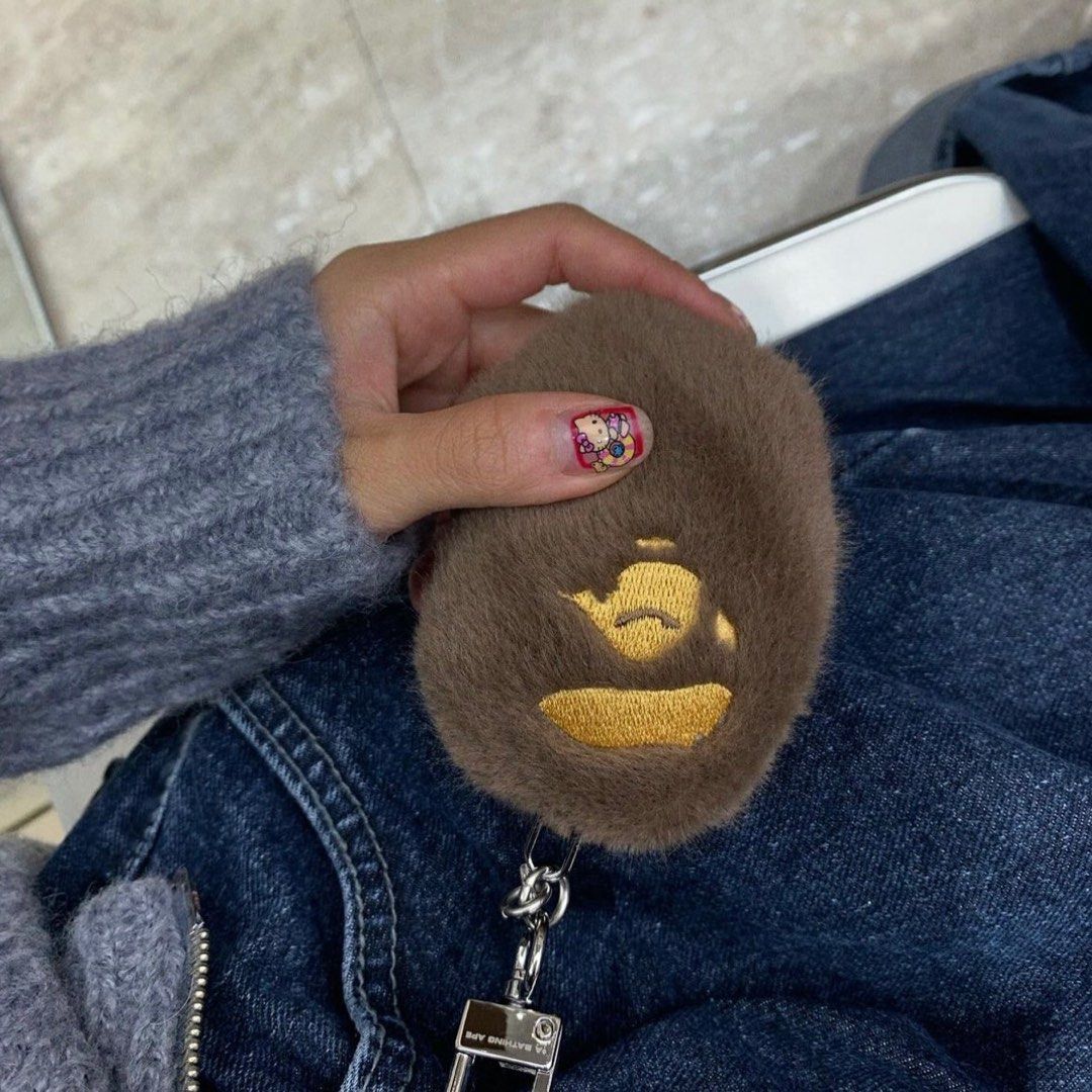 キーホルダー・キーリング BAPE Bathing Ape Head Faux Fur Keychain Brown APE HEAD FAUX FUR KEYCHAIN | bape.com