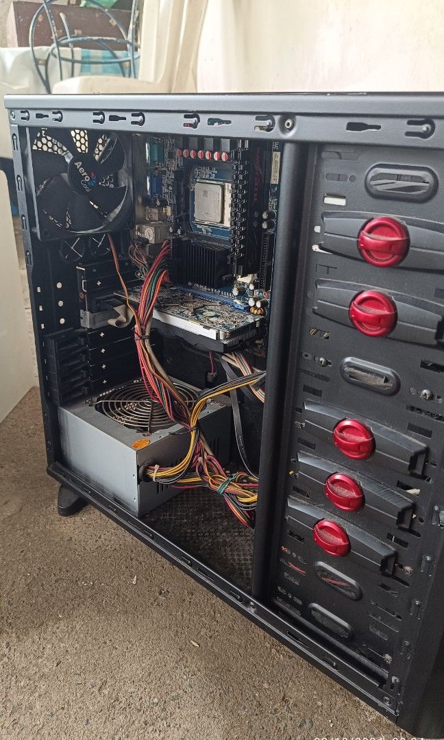 Defective CPU (Category: Desktops) located in Pasig City. Submitted by richard.dg (Listing ID 1321194679, Image 2). Description: AMD Phenom II Processor Emaxx Motherboard 2x - Graphic Cards - HD5670 1GB DDR 5 - HD5450 1GB DDR 3 2 x 4GB G.Skill DDR3 Memory Cooler Master Heat Sink/Fan Aero Cool Casing CDROM Drive Power Supply No hard disk included As is, where is.