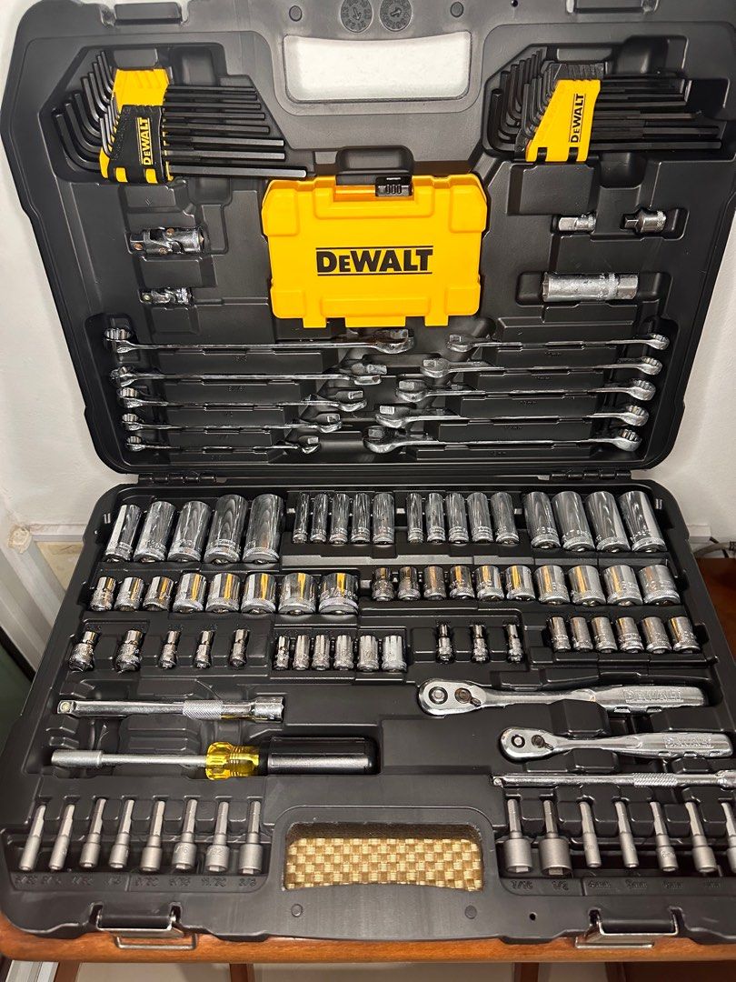 Dewalt DWMT73802 142 PC. 1 4 IN. 3 8 IN. DRIVE MECHANICS TOOL SET for Car Bike Servicing or Home Diy for assembling Furniture