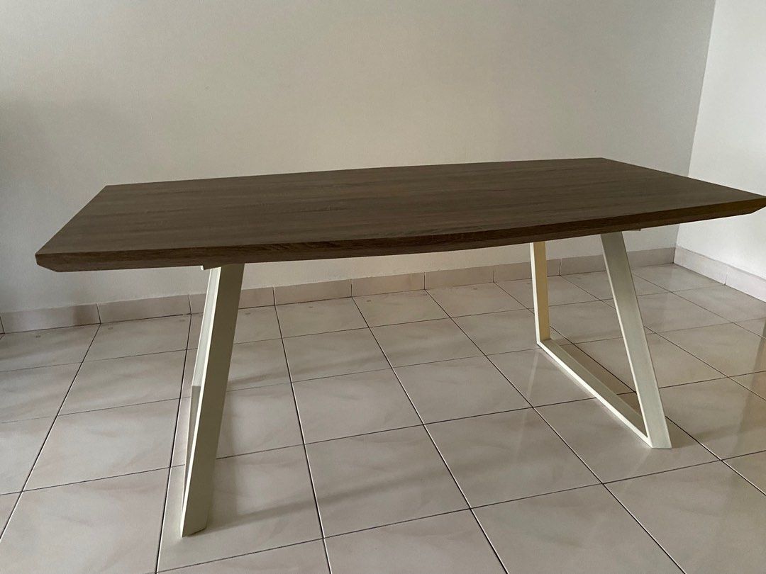 Dining Table (Category: Tables & Sets) located in Petaling Jaya. Submitted by valevr (Listing ID 1321132947, Image 2). Description: Branded Lorenzo Solid & like new Dining table for sale 6 seater (L 71in x W 37in).