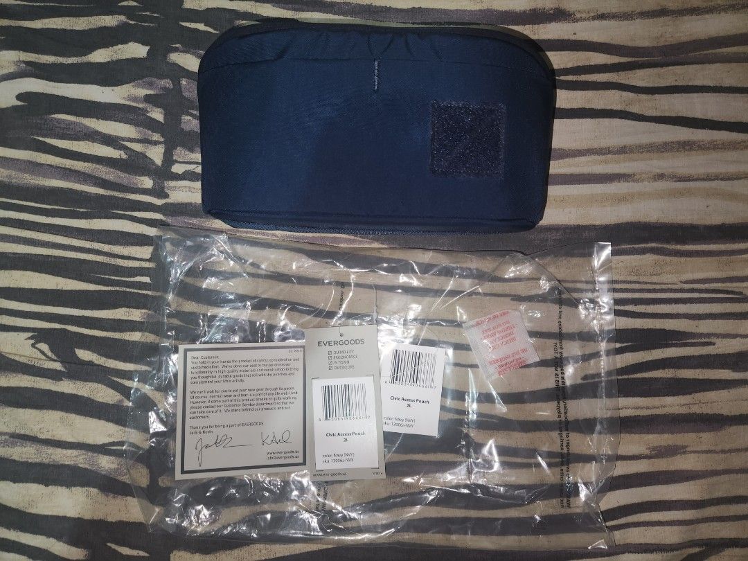Ever View Cap Evergoods CAP 2L Navy, Men's Fashion, Bags, Belt bags, Clutches and ...