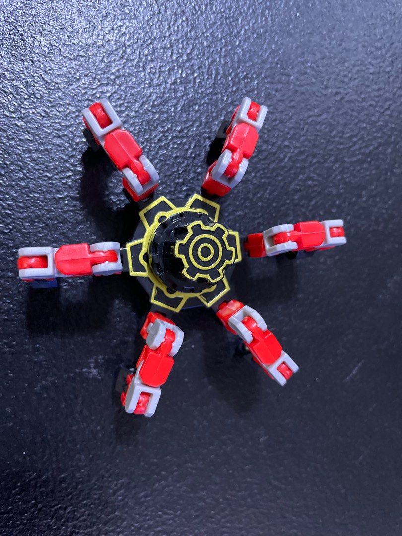 Fidget spinner (Category: Action & Battle Toys) located in Makati City. Submitted by tomypom (Listing ID 1321270874, Image 3). Description: Authentic Fidget spinner 199 pesos only!.