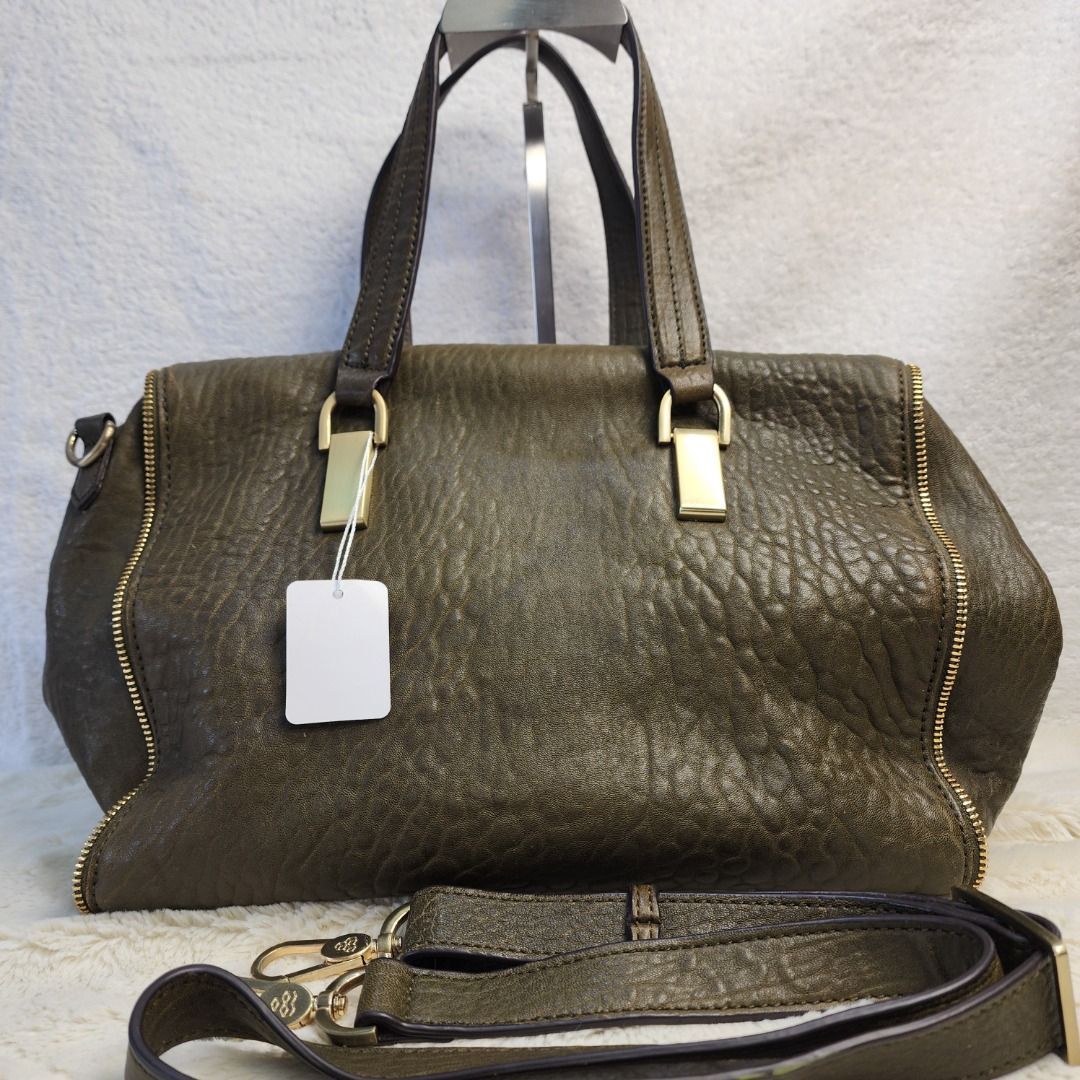 Finn Esker 2 way bag Women s Fashion Bags Wallets Cross body Bags on Carousell