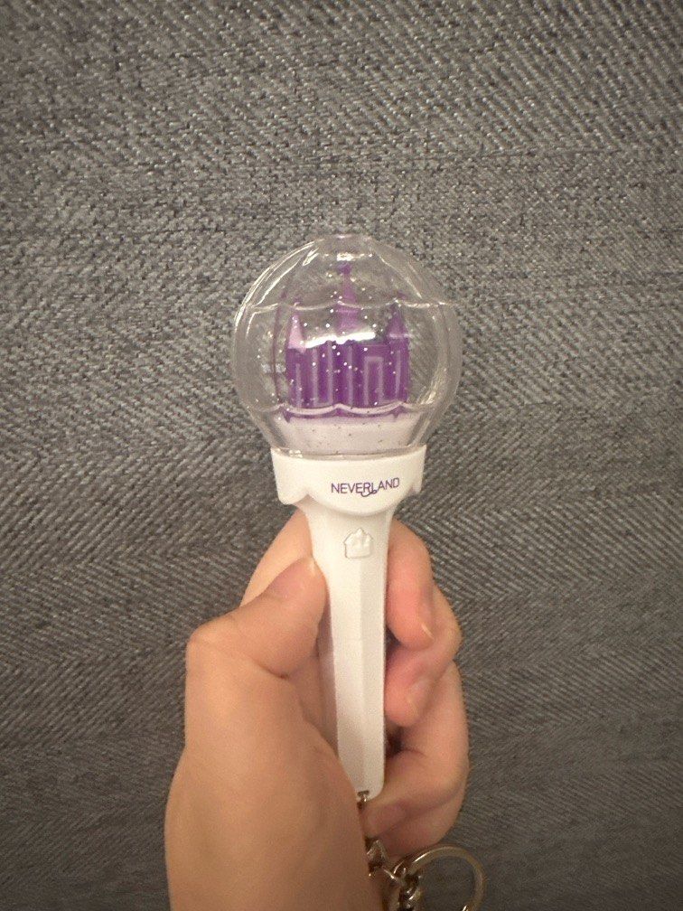 G)I-DLE OFFICIAL MINI FANLIGHT KEY RING