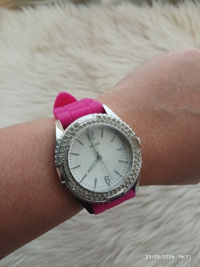 Guess Studded Interchangeable Bracelet Watch (Category: Women's Watches) located in Bacoor. Submitted by cloudcerine (Listing ID 1321191047, Image 1). Description: Interchangeable bracelet. (If you want to change the bracelet to the silver one, you'll be needing a pin. original pins - est. 50 each- were lost.) For replacement of battery NEGOTIABLE.