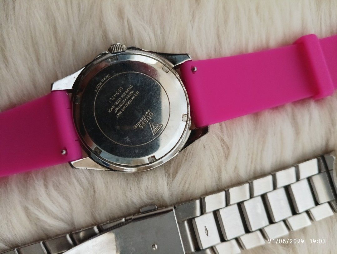 Guess Studded Interchangeable Bracelet Watch (Category: Women's Watches) located in Bacoor. Submitted by cloudcerine (Listing ID 1321191047, Image 2). Description: Interchangeable bracelet. (If you want to change the bracelet to the silver one, you'll be needing a pin. original pins - est. 50 each- were lost.) For replacement of battery NEGOTIABLE.