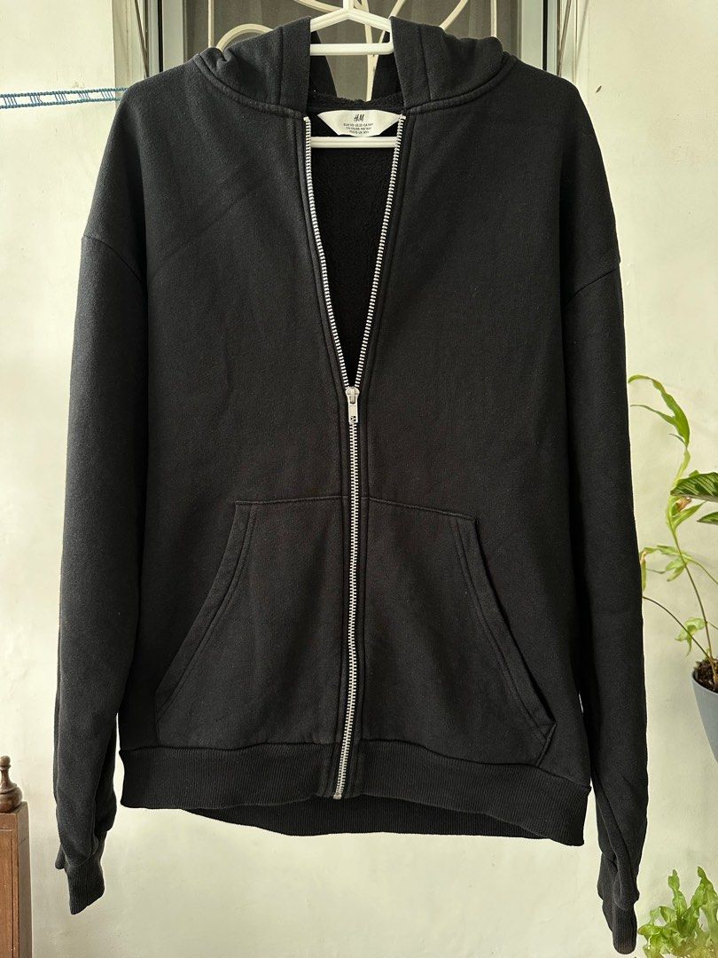H&M Jackets (Category: Coats, Jackets and Outerwear) located in Manila. Submitted by e.declutters (Listing ID 1321213479, Image 2). Description: Selling two barely used H&M jackets for ₱500 For sale: Black H&M Jackets for ₱500 each! Get both for ₱800 only! Sizes and dimensions: Euro 158/164 L - 25” W - 20” Euro 170 L - 26” W - 20” Both are in excellent condition. RFS: decluttering Loc: Parañaque MOP: GCash.