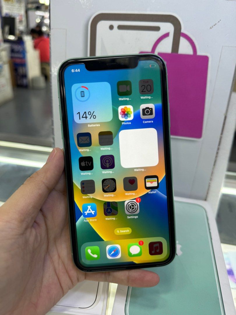 iphone 11 64gb dual sim 2ndhand (Category: iPhone 11 Series) located in Cainta. Submitted by vine_gadget_shop (Listing ID 1321208388, Image 2). Description: iphone 11 64gb dual sim 2ndhand with box same serial and charger factory unlock pick up store greenhills shopping center we accept trade in we accepy credit card and ggives installment we do cod and door to door we ship nationwide for fast transaction call 09277368323 look for vine visit my f