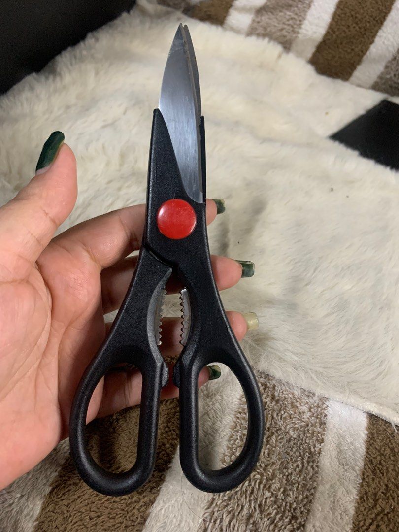 Japan kitchen scissor (Category: Other Kitchenware & Tableware) located in Cabanatuan. Submitted by mjluxxejapan (Listing ID 1321263863, Image 3). Description: Fixed price.pls check all details posted.makinis malinis.solid material..