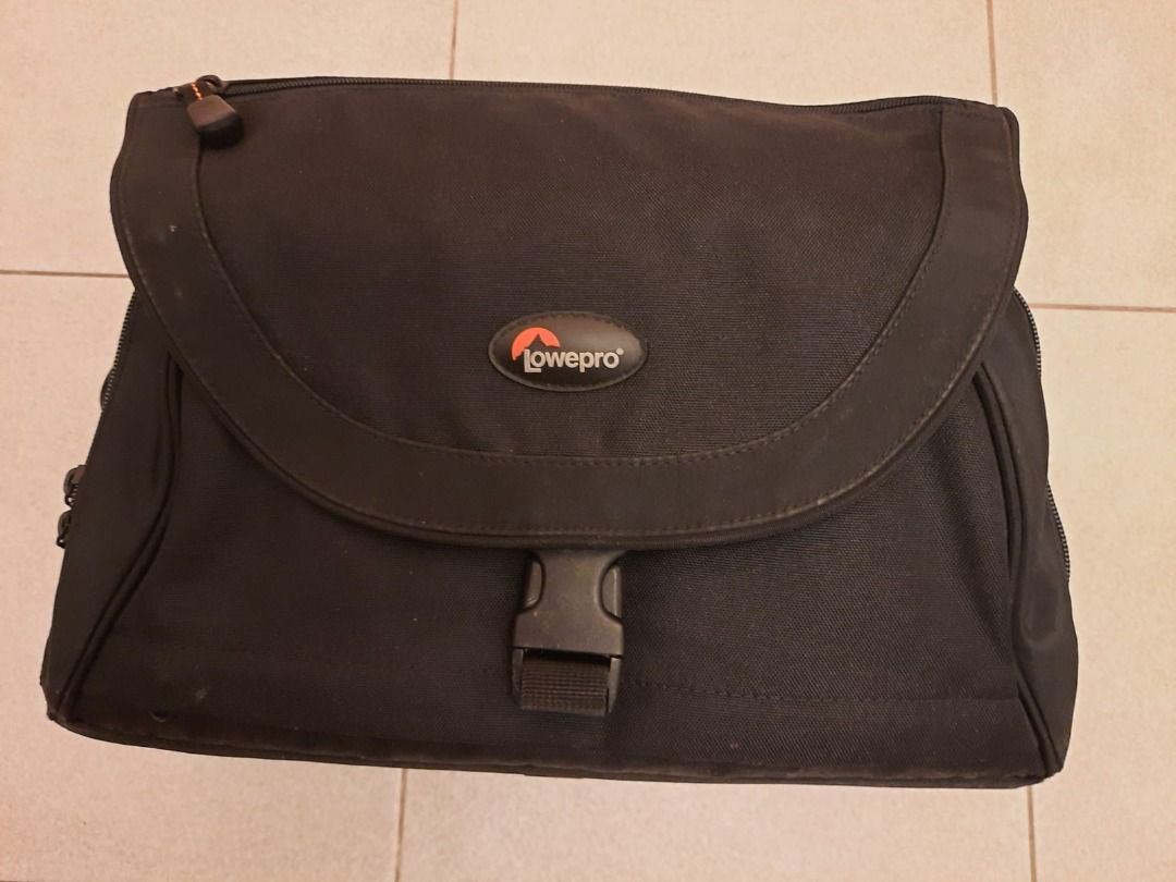 Lowepro Nova 5 AW Camera Bag