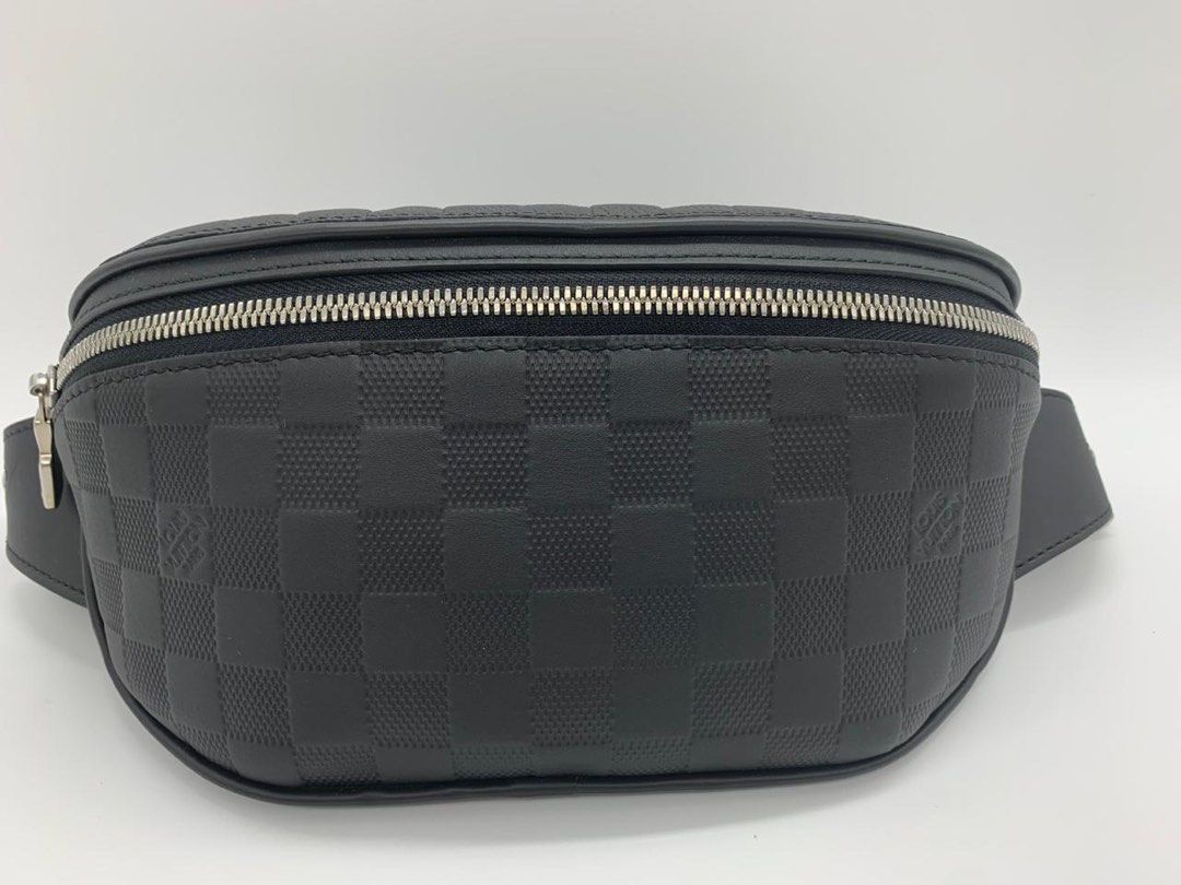 LV Beltbag (Category: Luxury Bags & Wallets) located in Muntinlupa City. Submitted by xiannahailey (Listing ID 1321281759, Image 1). Description: 100% Authentic, complete inclusions with receipt purchased in store here in the Philippines. PM for more details..