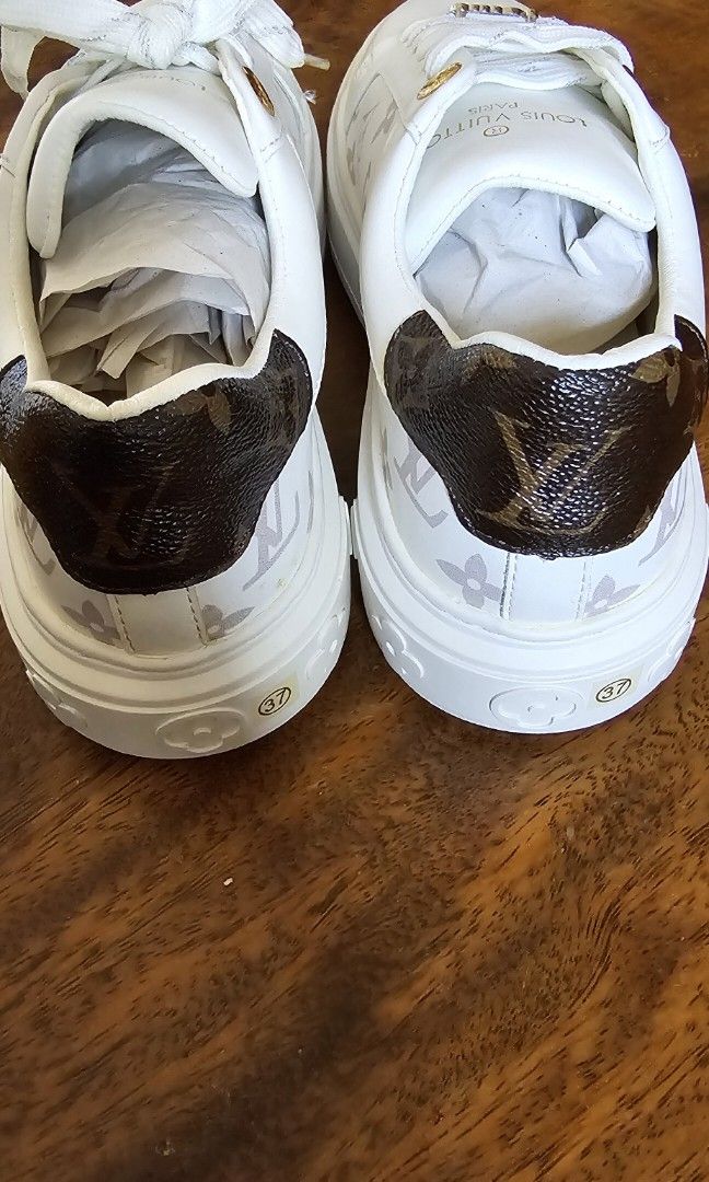 LV sneaker (Category: Sneakers) located in Muntinlupa City. Submitted by MrsJay (Listing ID 1321188037, Image 3). Description: not sure if legit or what pero sa quality maganda size 7.