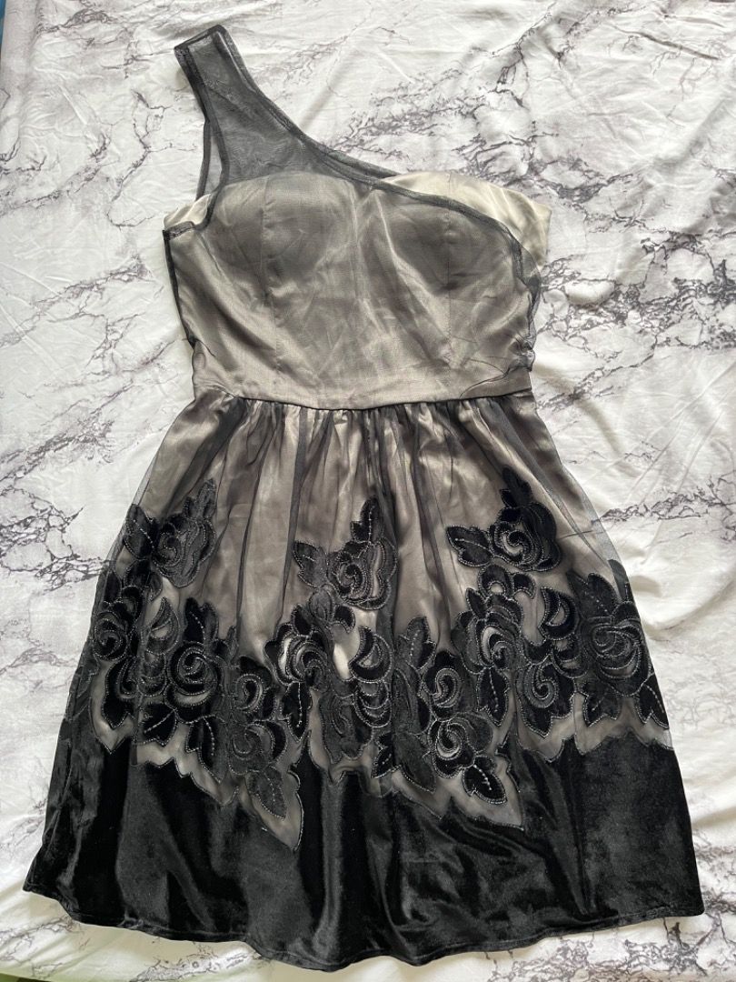open lace back dress One Shoulder Cape Sleeve Maxi Dress - Black