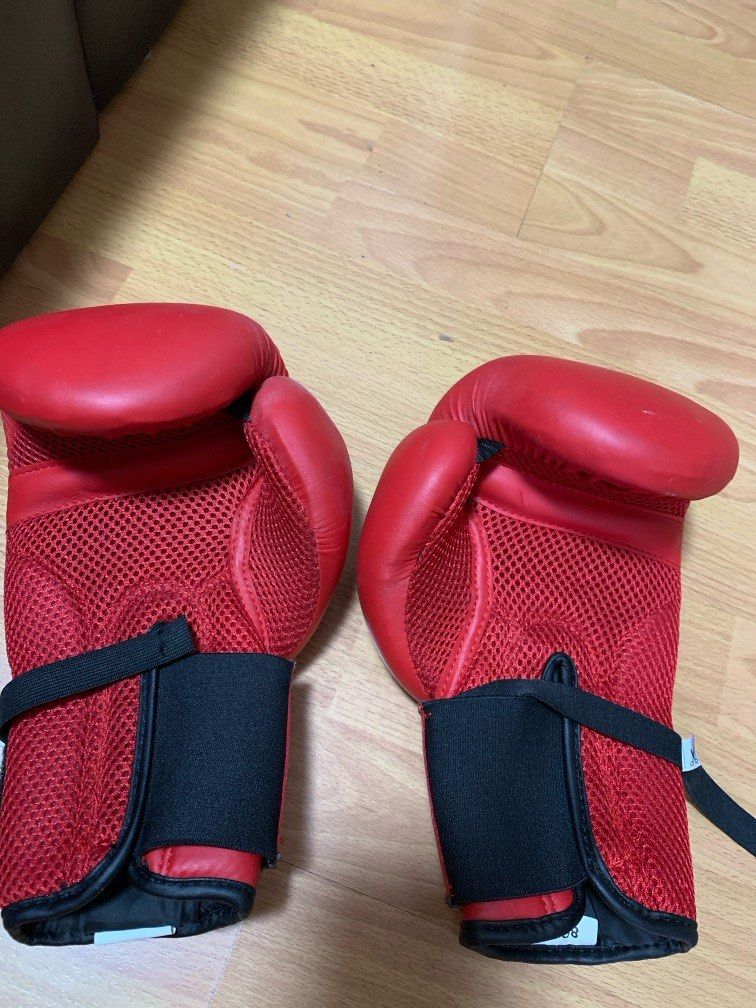 Outshock gloves (Decatlon) 8oz (Category: Combat Sports) located in Pasay City. Submitted by mliam (Listing ID 1321162806, Image 2). Description: .