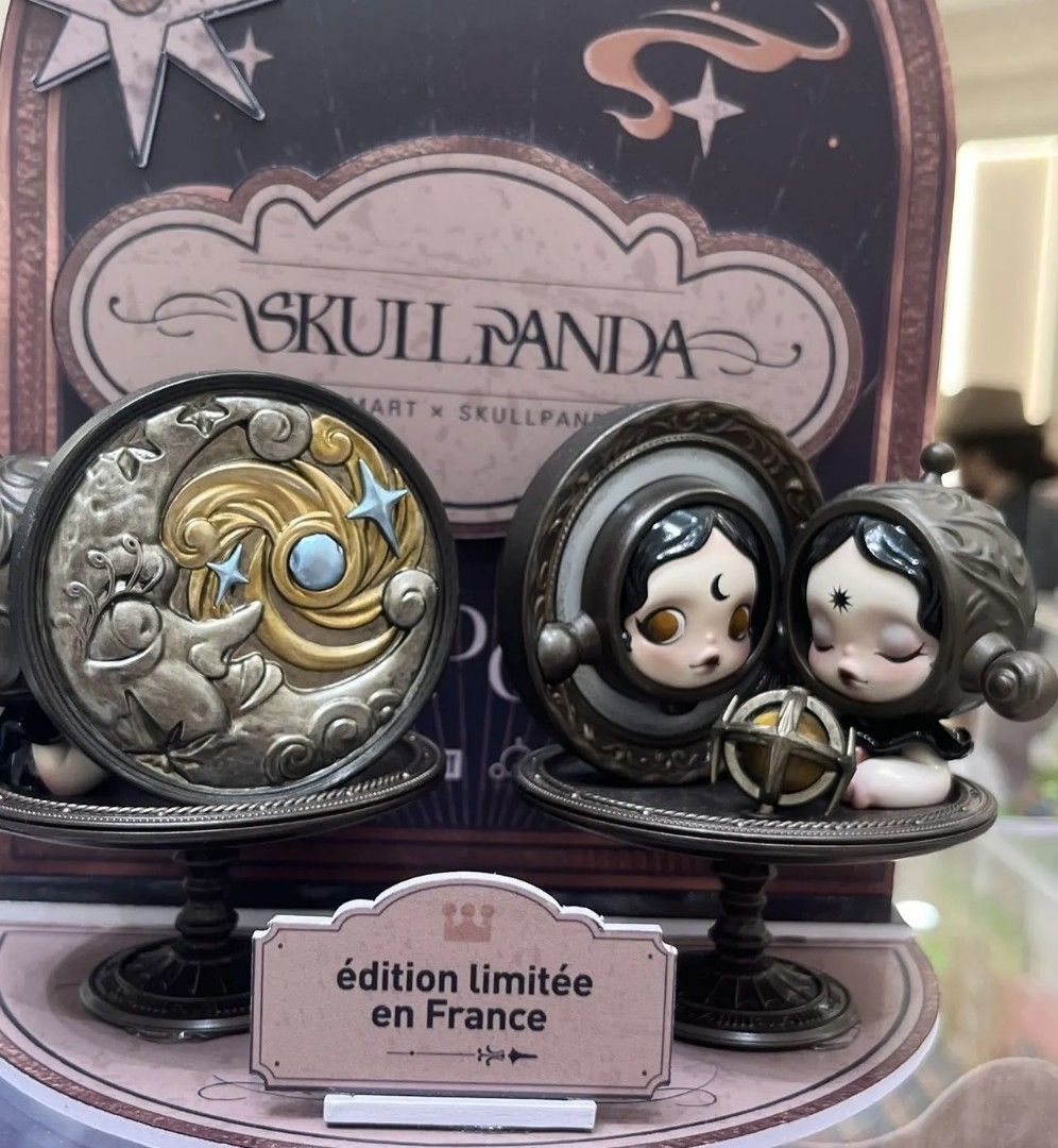 POPMART SKULLPANDA LA PORTE, Hobbies & Toys, Toys & Games on