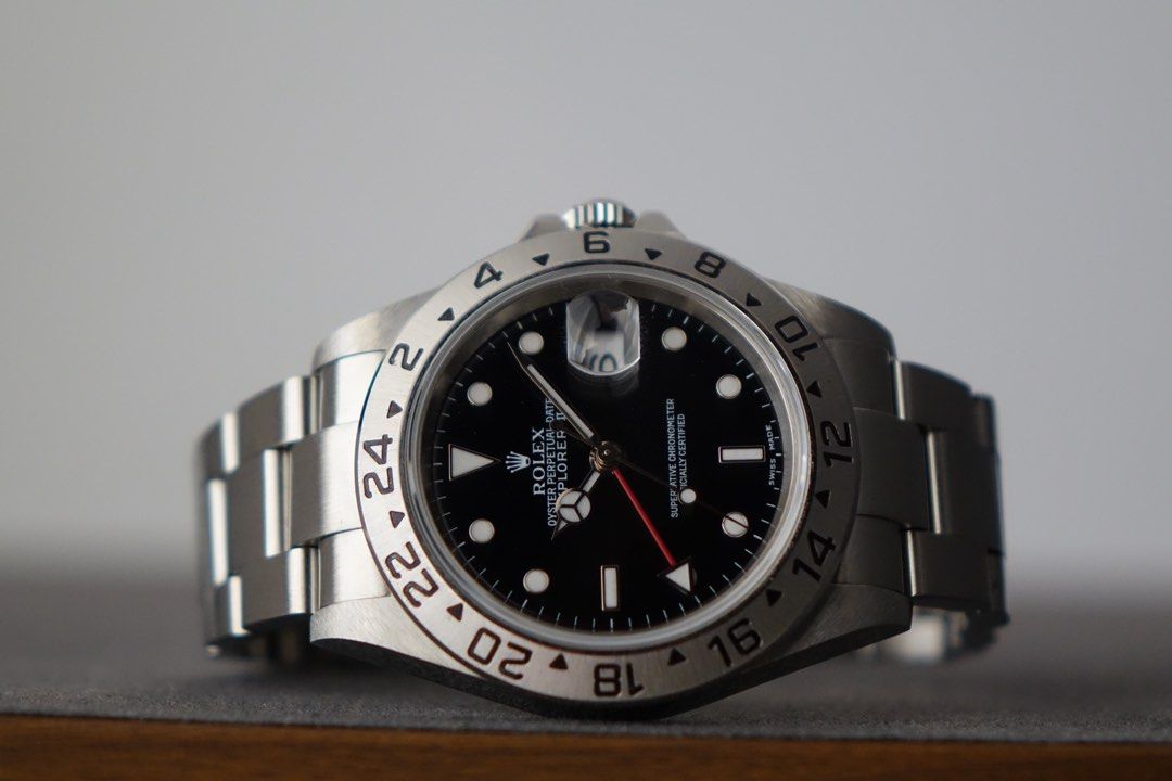 Rolex Explorer 2 16570 black dial no pinhole, Luxury, Watches on Carousell