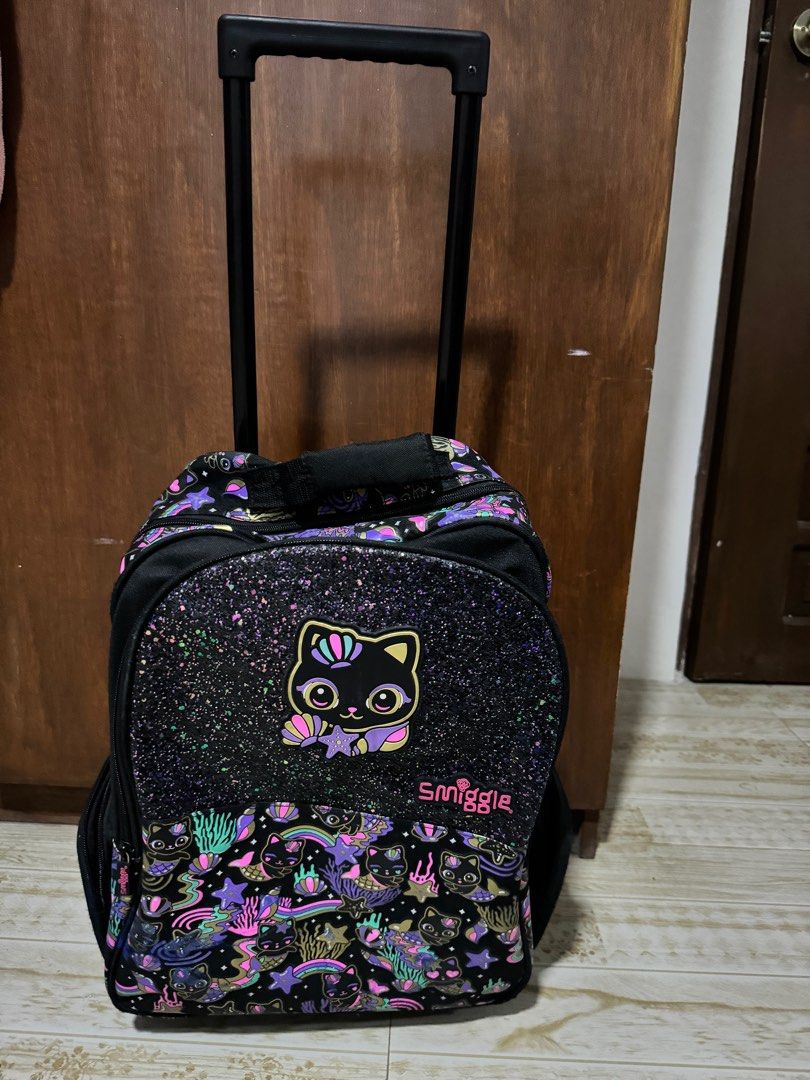 Smiggle Lunch box and trolley bag (Category: Food Organization & Storage) located in Paranaque City. Submitted by rpg15 (Listing ID 1321243270, Image 1). Description: Selling this used smiggle lunchbox and trolley set for only 3k. Bought from singapore.