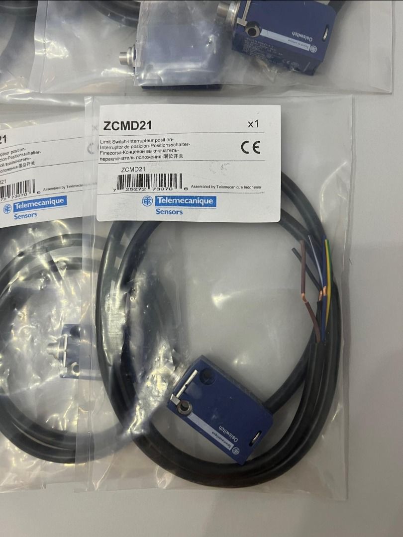 Telemecanique ZCMD21 Limit Switch, Commercial & Industrial ...