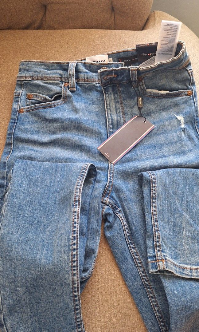 Tommy jeans (Category: Jeans) located in Santa Rosa. Submitted by etjam (Listing ID 1321171432, Image 3). Description: Medyo masikip lang skin. Pro super nice..