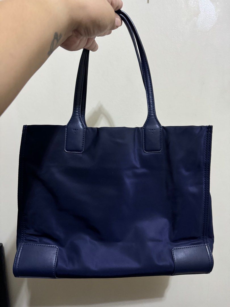 Tory Burch Ella (Small) (Category: Luxury Bags & Wallets) located in Quezon City. Submitted by knlucky (Listing ID 1321253589, Image 2). Description: Navy Blue Small.