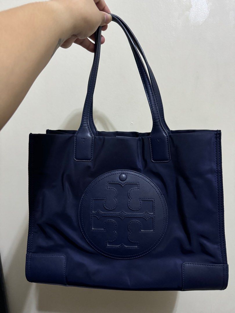 Tory Burch Ella (Small) (Category: Luxury Bags & Wallets) located in Quezon City. Submitted by knlucky (Listing ID 1321253589, Image 1). Description: Navy Blue Small.