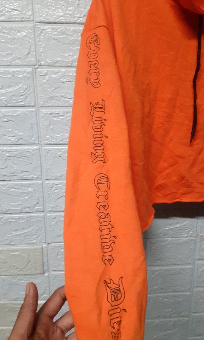 Vlone crop top sale