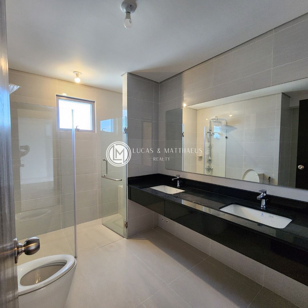 Visual Reference: 3Br Penthouse In Park Triangle Residences Bgc Near Uptown High