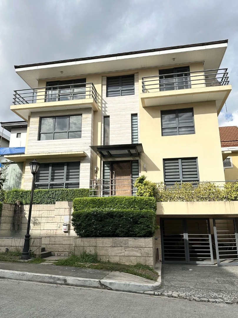 (Category: ) located in . Submitted by sothebys.ph.jameson (Listing ID 1321314029, Image 1). Description: .