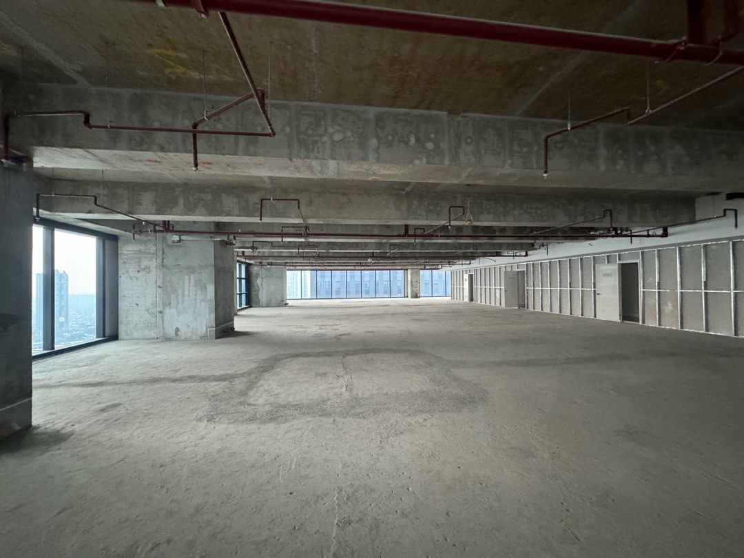 ALVEO PARK TRIANGLE TOWER (Category: Commercial) located in Makati City. Submitted by annaleelim (Listing ID 1321343001, Image 2). Description: ✅RE/MAX UNLIMITED LISTING ✅FOR LEASE ✅ALVEO PARK TRIANGLE TOWER -NEW IN THE MARKET 935 SQM FACING EAST/ ONE SERENDRA BARE SHELL HIGH FLOOR WITH 3 TANDEM PARKING SLOTS/ 8 SINGLE SLOTS 6,000 PER PARKING SLOT ASKING 1,300 PER SQM PLUS VAT & CUSA 50/50 COM SHARING DIRECT TO OWNER RON ROLDAN RE/MAX UNLIMITED 0