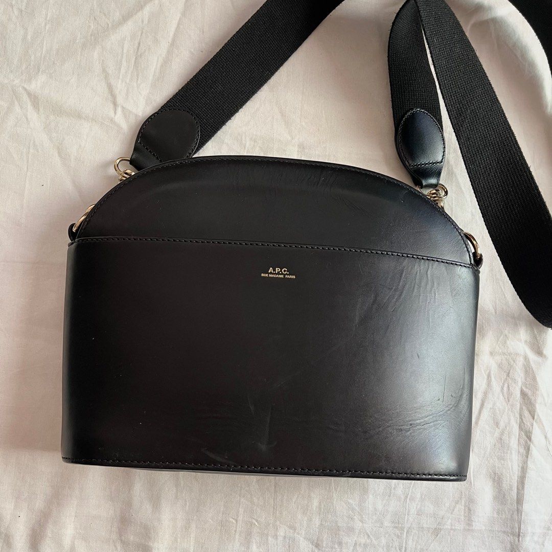 A.P.C. Women s Gabrielle Cross Body Bag APC sling bag