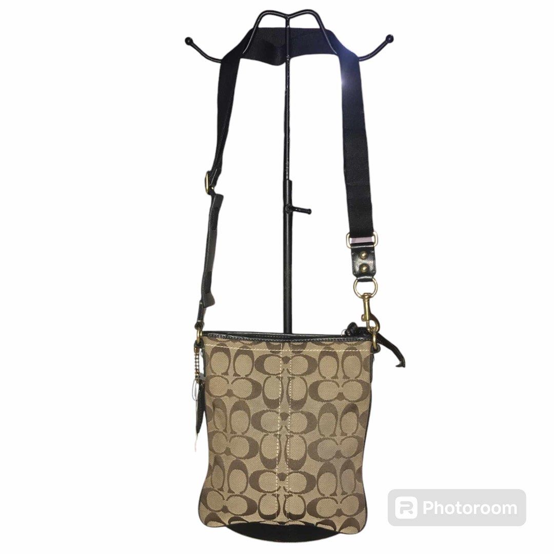 Coach signature swingpack crossbody bag top