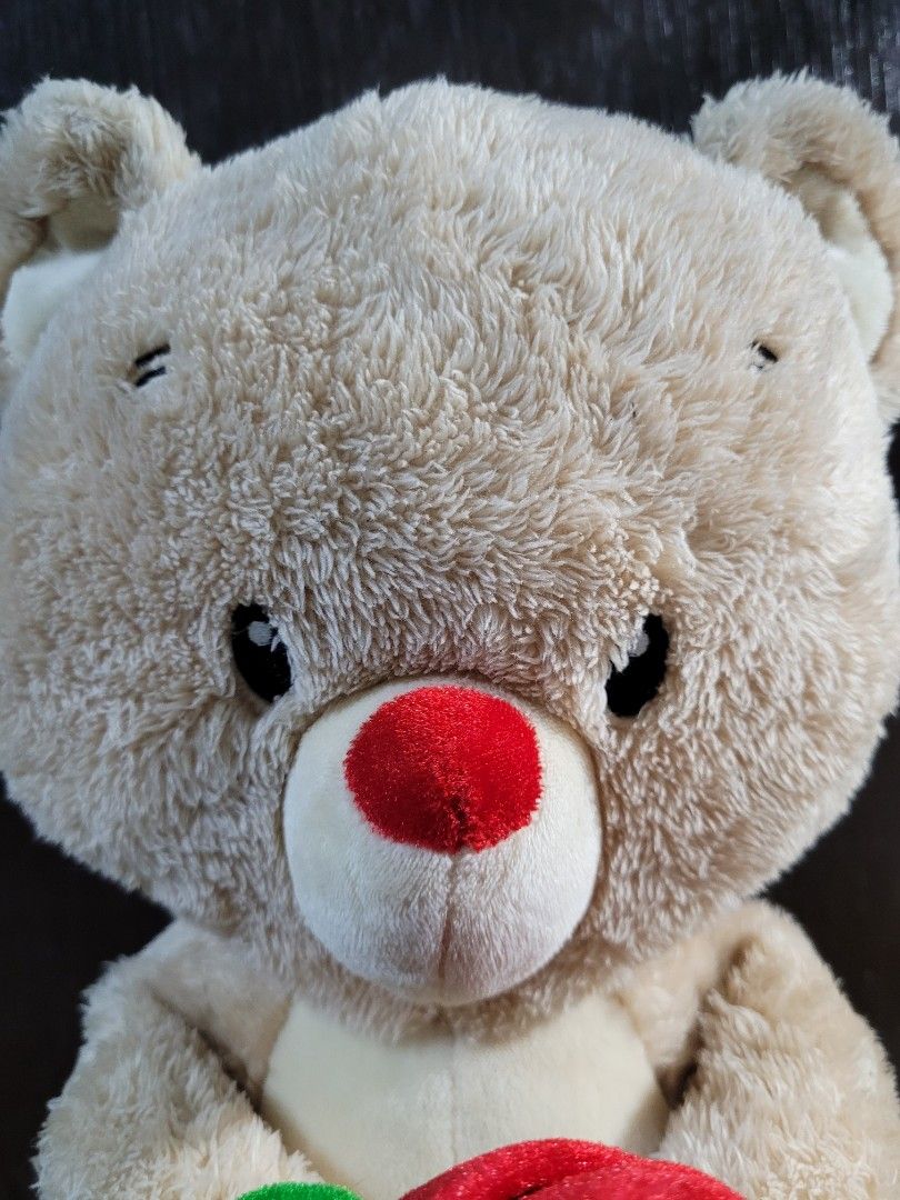 Clinton's big teddy bear top