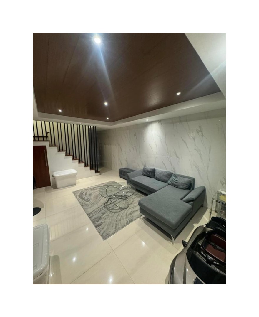 (Category: ) located in . Submitted by ichibaru (Listing ID 1321354136, Image 1). Description: .