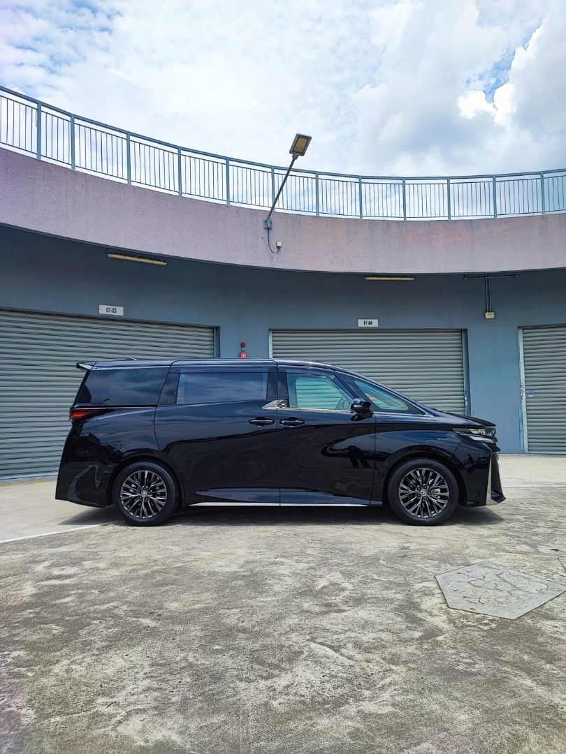 Brand new Toyota Vellfire Hybrid 2.5A Z Premium62872683306883114