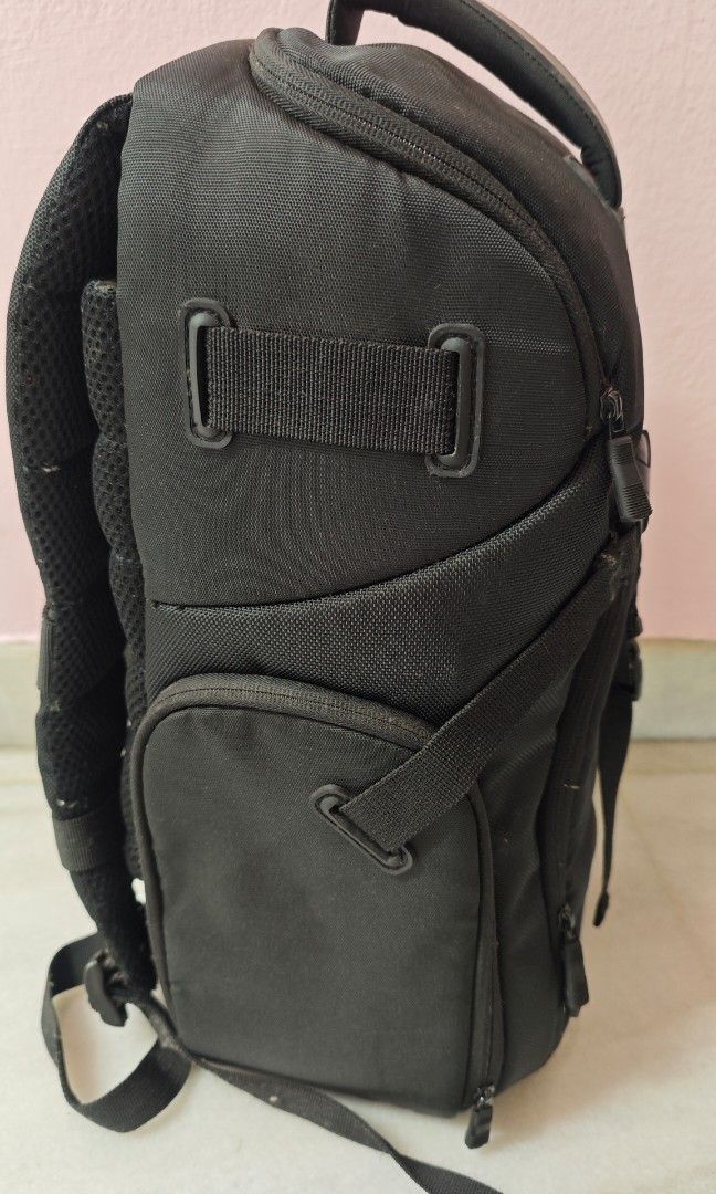 Camera backpack (Category: Camera Bags & Carriers) located in Kuala Lumpur. Submitted by mlkwan23 (Listing ID 1321311353, Image 3). Description: camera backpack to bring camera and lens. compact bag and comfortable to bring around..
