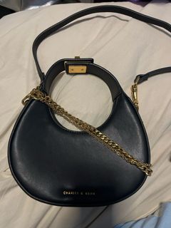 (Category: ) located in . Submitted by fashion-police (Listing ID 1321454064, Image 1). Description: .