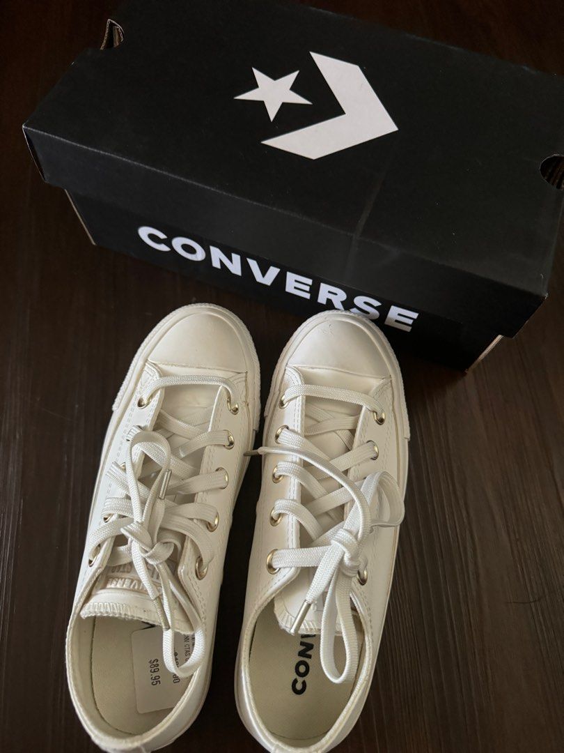 New Converse Leather White Sneakers US 6