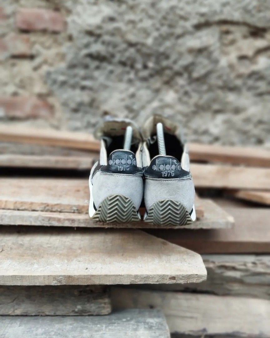 DIADORA HERITAGE Fesyen Pria Sepatu Sneakers di Carousell