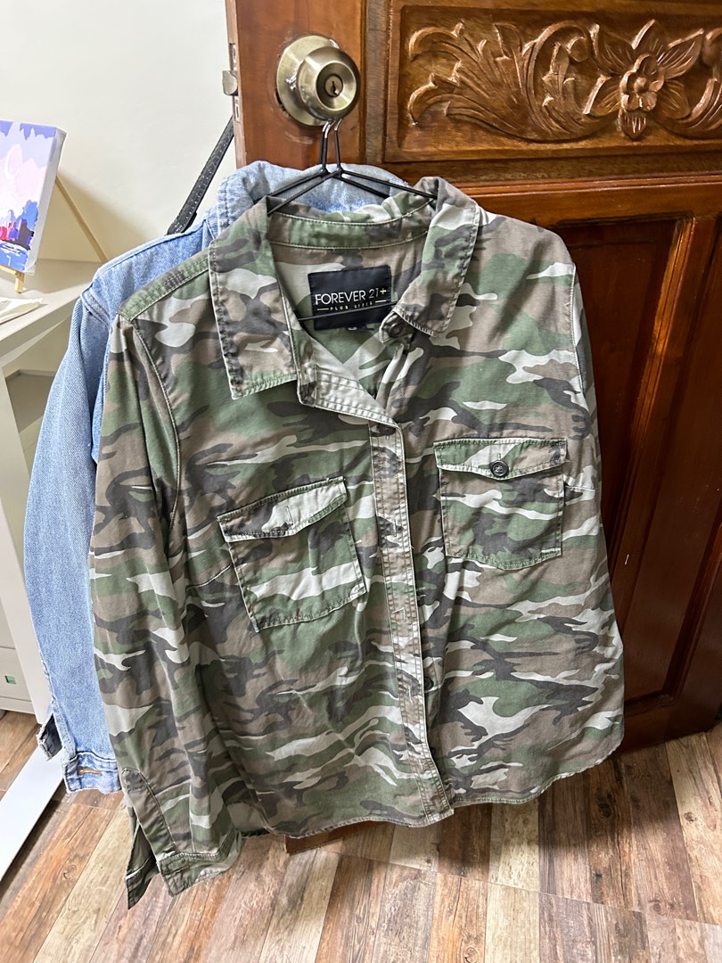 FOREVER 21 camouflage jacket Women s Fashion Coats Jackets and Outerwear on Carousell