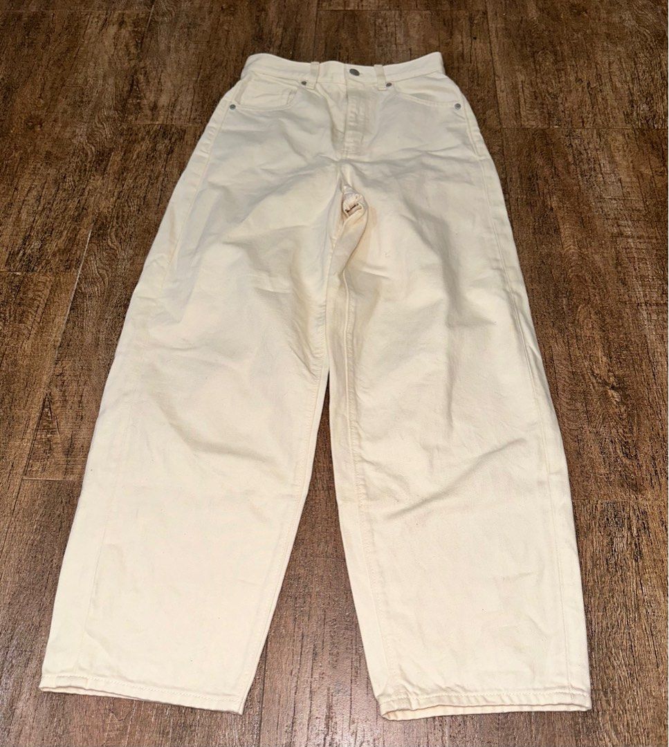 SALE GU by Uniqlo Cocoon Silhouette Jeans Women s Fashion Bottoms Jeans on Carousell