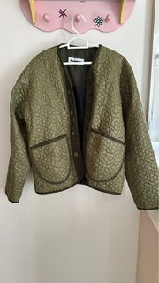 (Kategori: ) berada di . Dikirim oleh luckyjunepreloved (ID iklan 1321371965, Gambar 1). Deskripsi: .
