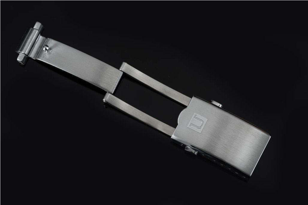 Like New US1035 Flat Link Bracelet Solid End Links and Milled