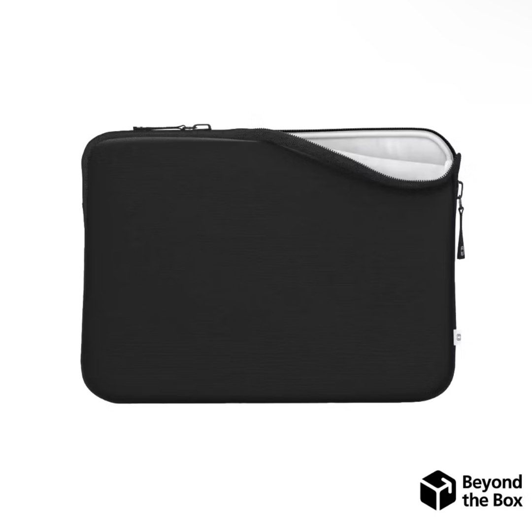 MW Basics Laptop Sleeve (Category: Laptop Bags & Sleeves) located in Minglanilla. Submitted by rafabermudez (Listing ID 1321421283, Image 1). Description: For Macbook Air 13in Got it from Digital Walker for ₱ 1750 Rfs: got another laptop sleeve.