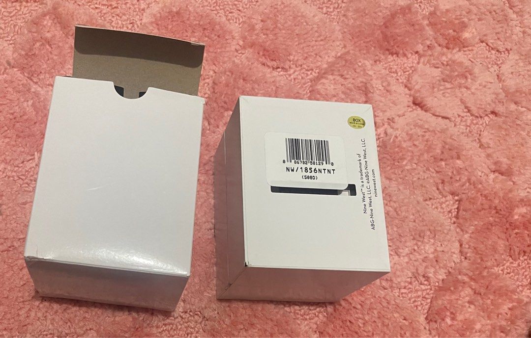 Sale !! Nine west watch (Category: Women's Watches) located in Binmaley. Submitted by HelloandGoodBuys (Listing ID 1321444956, Image 2). Description: Nude and gold watch (super ganda 😍) Used once (looks brand new) RFS - need funds/ wfh / too many watches Sinukat lang di nagamit. Perfect for gift 🥰 Pls dont make an offer if you are not going to buy😅 Wag din tumawad if di bibilhin👈🏻 .