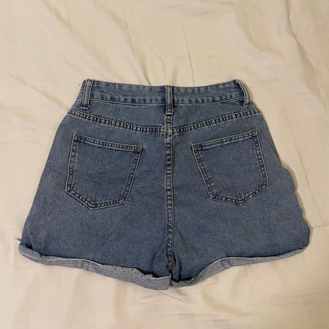 Shein Denim Shorts (Category: Shorts) located in San Juan City. Submitted by mariel.declutter (Listing ID 1321354102, Image 2). Description: ‼️ Discount if you buy other items Condition: 8/10, minor flaws on bottom folds RFS: decluttering 🔘 FIRST TO PAY WILL RECEIVE THE ITEM ✅ Shipping from: San Juan City ✅ MOP: Maya/GCash/BDO.